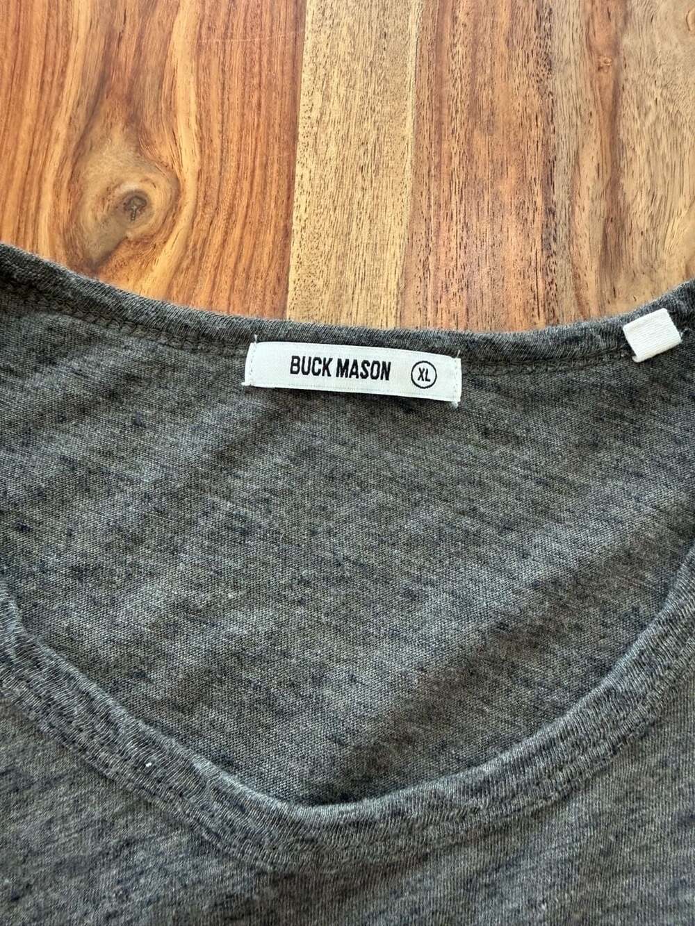 Buck Mason Long Sleeve Curved Hem T-Shirt Size XL Gray/Green